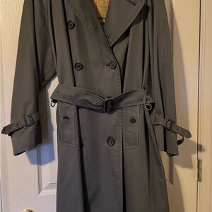 Burberrys of London Classic Gray Trench Coat